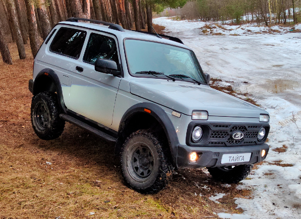 суровый внедорожник LADA Niva LEGEND 4x4 Тайга (ВАЗ-2121)